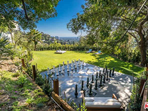 9406 Lloydcrest Drive, Beverly Hills CA 90210