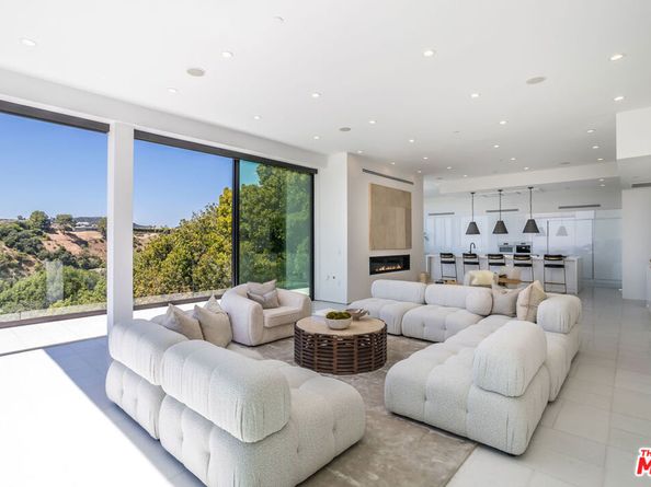 9406 Lloydcrest Drive, Beverly Hills CA 90210