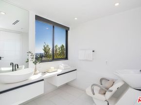 9406 Lloydcrest Drive, Beverly Hills CA 90210