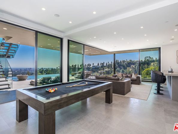 9406 Lloydcrest Drive, Beverly Hills CA 90210