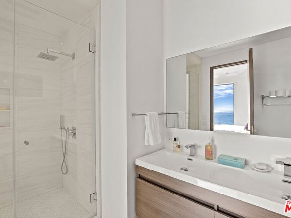 32802 PACIFIC COAST Highway, Malibu CA 90265