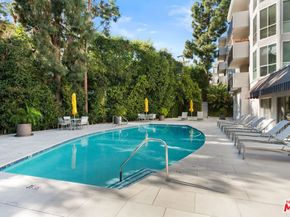 8530 Holloway Drive 305, West Hollywood CA 90069