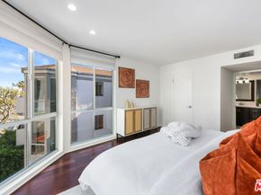 8530 Holloway Drive 305, West Hollywood CA 90069