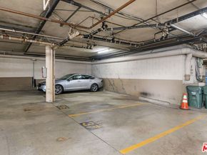 8530 Holloway Drive 305, West Hollywood CA 90069