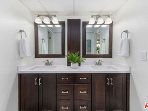 8530 Holloway Drive 305, West Hollywood CA 90069