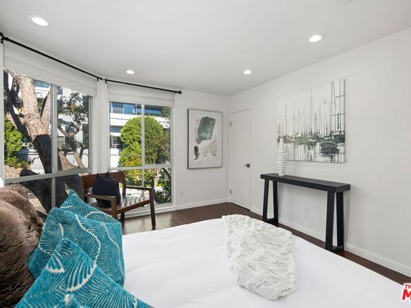 8530 Holloway Drive 305, West Hollywood CA 90069