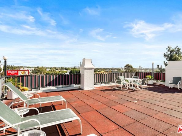 8530 Holloway Drive 305, West Hollywood CA 90069