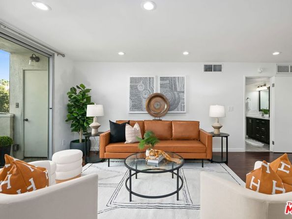 8530 Holloway Drive 305, West Hollywood CA 90069