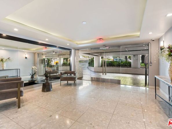 8530 Holloway Drive 305, West Hollywood CA 90069