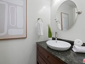 8530 Holloway Drive 305, West Hollywood CA 90069