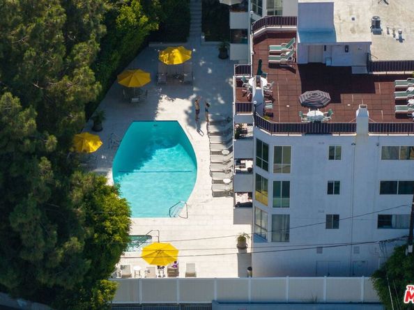 8530 Holloway Drive 305, West Hollywood CA 90069