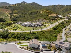 2984 Hayloft Pl, Escondido CA 92029