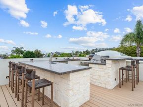 7376 Fay Ave, La Jolla CA 92037