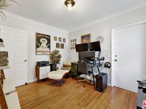 15513 Cohasset Street, Van Nuys CA 91406