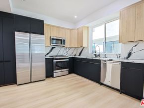 11730 Gilmore Street, North Hollywood CA 91606