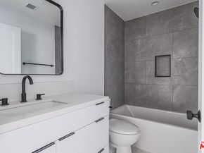 11810 Gilmore Street, North Hollywood CA 91606