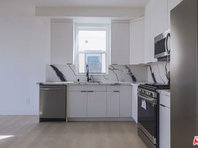 11810 Gilmore Street, North Hollywood CA 91606