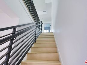 11810 Gilmore Street, North Hollywood CA 91606