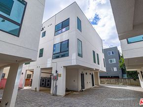 11810 Gilmore Street, North Hollywood CA 91606