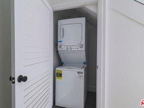 11810 Gilmore Street, North Hollywood CA 91606