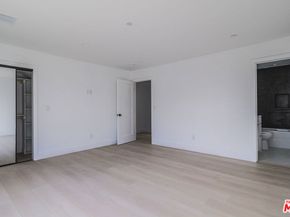 11810 Gilmore Street, North Hollywood CA 91606