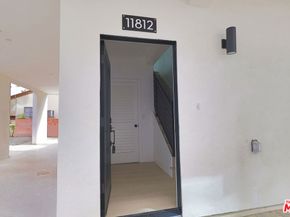 11810 Gilmore Street, North Hollywood CA 91606
