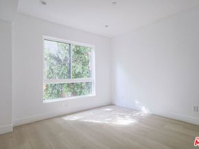 11810 Gilmore Street, North Hollywood CA 91606