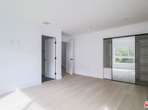 11810 Gilmore Street, North Hollywood CA 91606