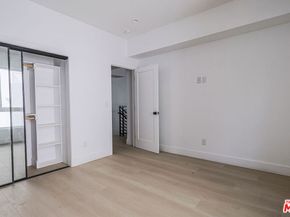 11810 Gilmore Street, North Hollywood CA 91606