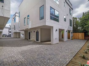 11810 Gilmore Street, North Hollywood CA 91606