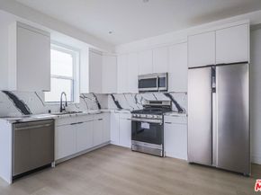 11810 Gilmore Street, North Hollywood CA 91606