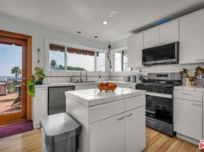 2030 Marine Street, Santa Monica CA 90405