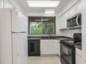 1211 Raintree Circle, Culver City CA 90230