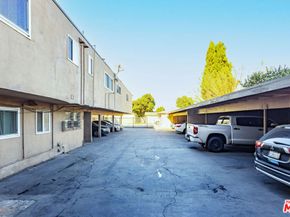 10130 S Inglewood Avenue, Inglewood CA 90304