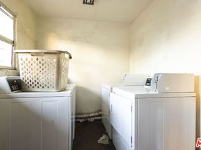 10130 S Inglewood Avenue, Inglewood CA 90304