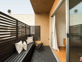 358 S Gramercy Place 306, Los Angeles CA 90020