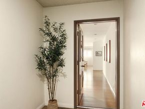 358 S Gramercy Place 306, Los Angeles CA 90020