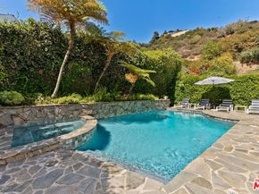 1041 Chantilly Road, Los Angeles CA 90077