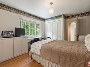 1041 Chantilly Road, Los Angeles CA 90077