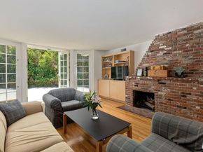 1041 Chantilly Road, Los Angeles CA 90077