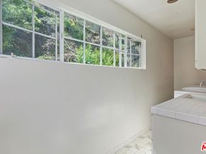 1041 Chantilly Road, Los Angeles CA 90077