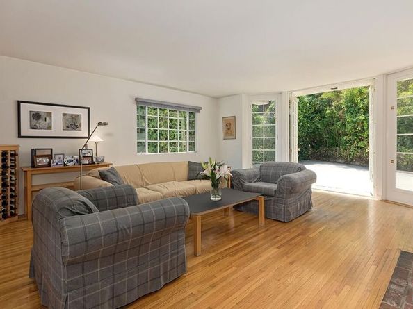 1041 Chantilly Road, Los Angeles CA 90077