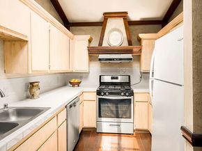 6149 W Glen Holly Street, Los Angeles CA 90068