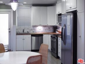 32 N Venice Boulevard, Venice CA 90291