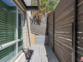 2780 N Wright Lane, Los Angeles CA 90068