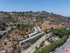 2780 N Wright Lane, Los Angeles CA 90068