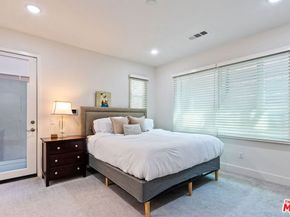 2780 N Wright Lane, Los Angeles CA 90068