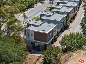 2780 N Wright Lane, Los Angeles CA 90068