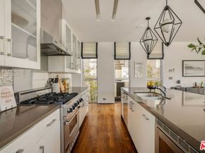 49 Brooks Avenue, Venice CA 90291