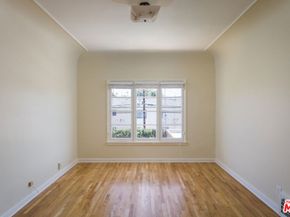 1122 S Hayworth Avenue, Los Angeles CA 90035